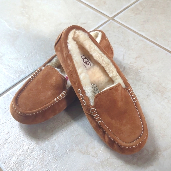 Ugg Ansley Chestnut slippers NWOB girls size 5 - Picture 1 of 7